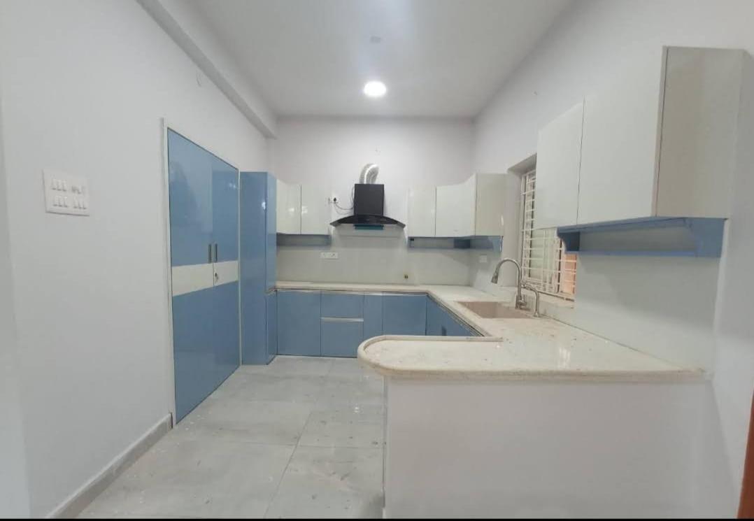 Ezhilagam Stays Chennai Exterior photo